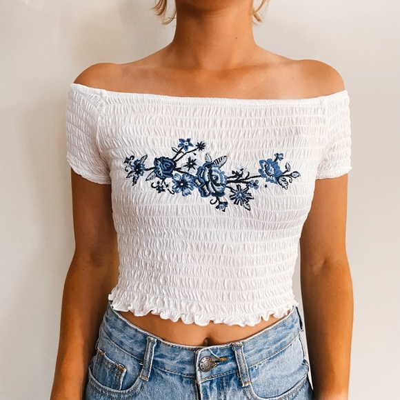 Embroidered Floral White Crop Top - Picture 1 of 3